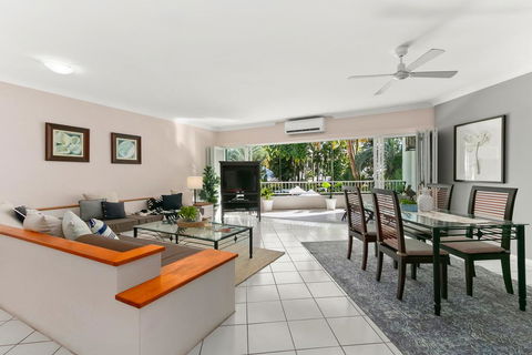 Poolside Apt. In Alamanda Beachfront Resort (54) - Accommodation in Brisbane 2