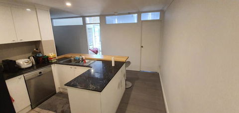 Private Modern Room - Plaza Building- In City Centre! - Accommodation in Brisbane 3