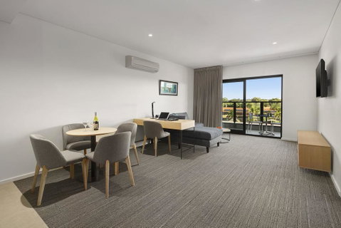 Quality Hotel Lakeside - Accommodation in Brisbane 3