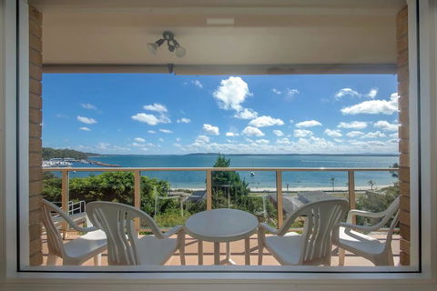 Quarterdeck, Unit 3/12 Magnus Street - Accommodation in Brisbane 0
