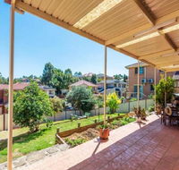 Quiet and spacious living close to all attractions - Accommodation in Brisbane
