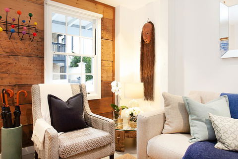 Quiet Family Home With Garden Courtyard Near Cafes - Accommodation in Brisbane 3