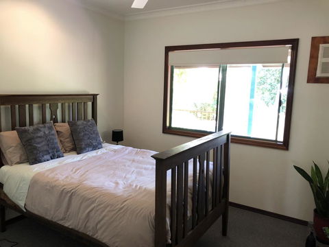 Quiet Family Retreat - Accommodation in Brisbane 2