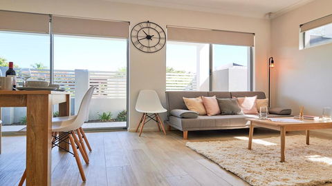 Quiet Garden City Unit - Free WiFi & Parking - Accommodation in Brisbane 1