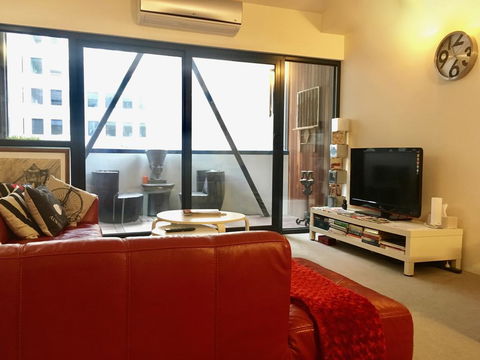 Quiet Laneway Apartment Near Bourke St Mall - Accommodation in Brisbane 3