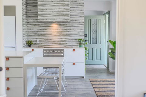 Quiet Pet Friendly Home 3 Houses To Beach Entry With Private Pool Walk To Shops - Accommodation in Brisbane 0