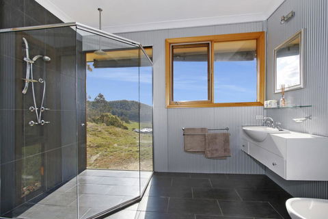 Quins Gap Private Retreat - Accommodation in Brisbane 2