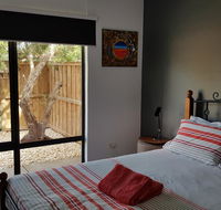 Red Ochre - Large 1BR with Private Courtyard - Accommodation in Brisbane