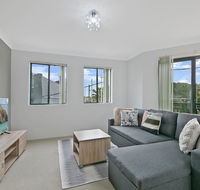 REDFERN 3 BEDROOM APARTMENT FREE PARKING WALK TO CENTRAL STATION NRE187 - Accommodation in Brisbane