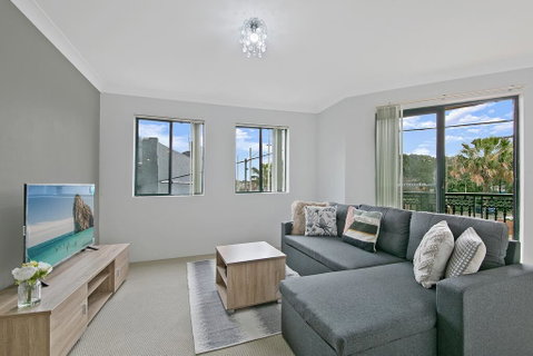 REDFERN 3 BEDROOM APARTMENT FREE PARKING WALK TO CENTRAL STATION NRE187 - Accommodation in Brisbane 0