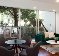 Refined Apartment Close To Nightlife Restaurants With Car Space - Accommodation in Brisbane