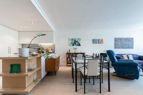 Relaxed Apartment In Camperdown - Accommodation in Brisbane 3
