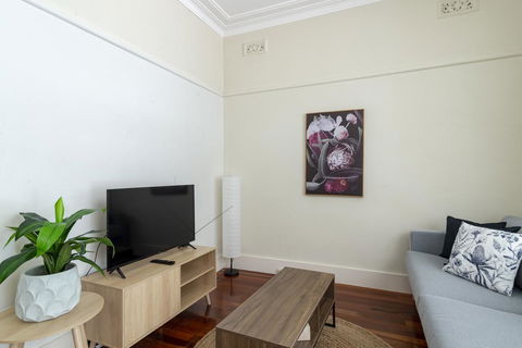 RELAXED FAMILY HOME WILLOUGHBY - Accommodation in Brisbane 2