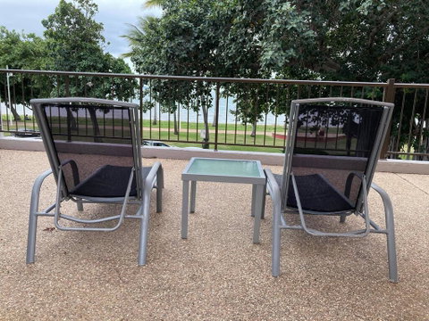RENTAL: All $ Inclusive, Tidy Renovated Studio Apartment On The Strand, Pool,  - Accommodation in Brisbane 0