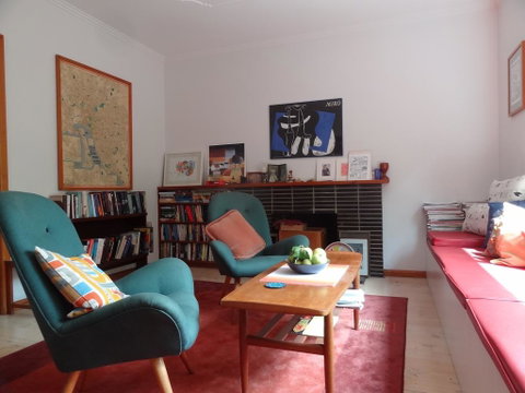 Retro Retreat - Accommodation in Brisbane 0