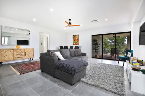 Rockwall - Pet-Friendly - Fire Pit - Accommodation in Brisbane 0