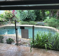 Royal Palm Cottage Entire two bedroom 2 bathroom house with Pool - Accommodation in Brisbane