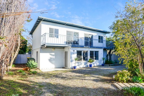 Salty Grape Beach House - Accommodation in Brisbane 1
