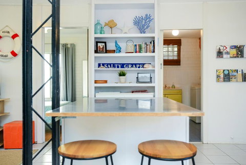 Salty Grape Beach House - Accommodation in Brisbane 0