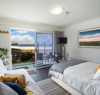Sea Breeze Studio - Accommodation in Brisbane