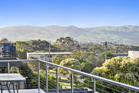 SEA SPECTACULAR - Seconds From The Beach! - Accommodation in Brisbane 1