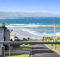 SEA SPECTACULAR - seconds from the beach - Accommodation in Brisbane