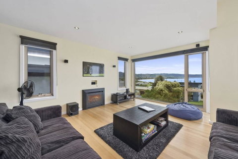SEA SPECTACULAR - Seconds From The Beach! - Accommodation in Brisbane 2