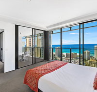 SeaBreeze Holidayz on Cavill Ocean View - Accommodation in Brisbane