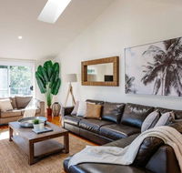 Seagrass House - Modern North Avoca Oasis - Accommodation in Brisbane