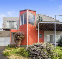 Seaside Pleasure - Accommodation in Brisbane