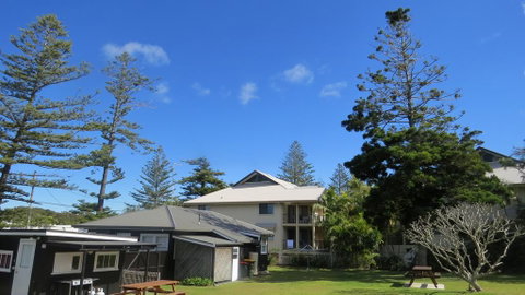 Shirley Street Beachhouses - Accommodation in Brisbane 0