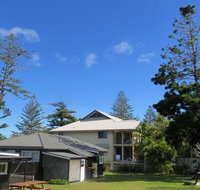 Shirley Street Beachhouses - Accommodation in Brisbane