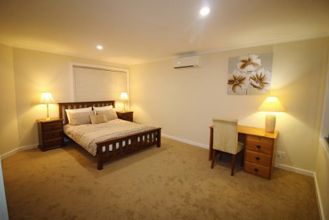 Silver House - Melbourne Airport Accommodation - Accommodation in Brisbane 0