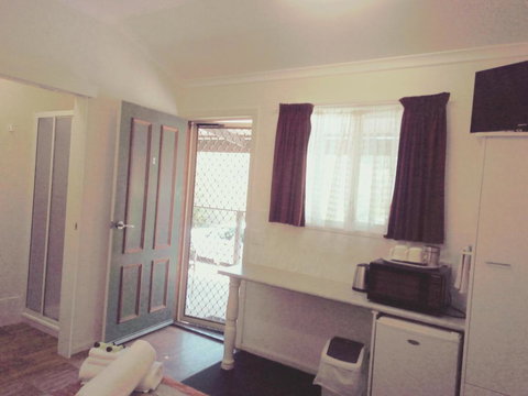 Silver Wattle Cabins - Accommodation in Brisbane 1