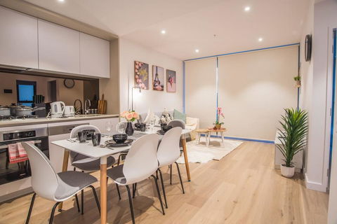 Simple & Cozy APT @Haymarket CBD (balcony Views) - Accommodation in Brisbane 0