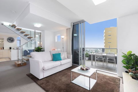 SK1 - Spotless 2BR SkyHome Long Stays Welcome - Accommodation in Brisbane 3