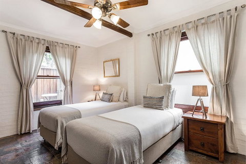 Skye Lodge Byron Bay - Walk To Town In 5 Minutes! - Accommodation in Brisbane 2