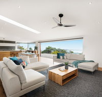 Skyluxe Luxury Retreat with water views and deluxe interior from every room - Accommodation in Brisbane