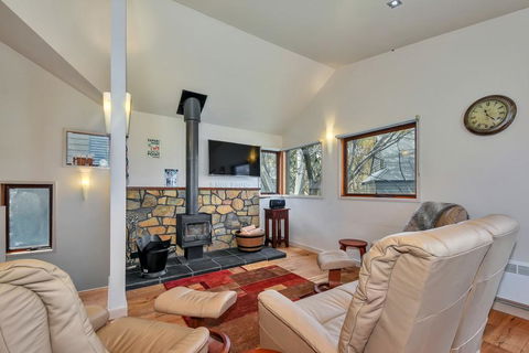 Snow Bound - Accommodation in Brisbane 0