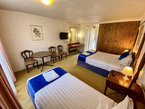 Snow Season Motor Inn - Accommodation in Brisbane 2