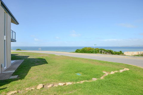 South Seas Beachfront Apartments - Accommodation in Brisbane 1