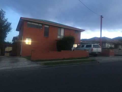 Spacious And Central To CBD - Accommodation in Brisbane 3
