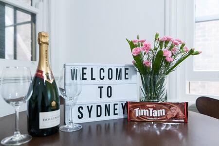Spacious Harbour View 4bd Home In Sydney CBD - Accommodation in Brisbane 1