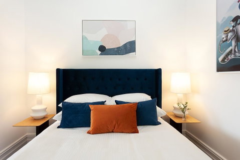 Spacious Studio With Balcony In Inner-City Glebe - Accommodation in Brisbane 2