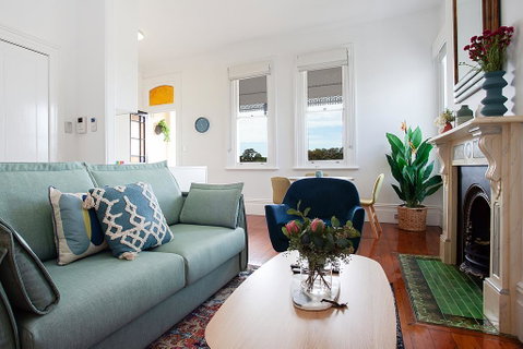 Spacious Studio With Balcony In Inner-City Glebe - Accommodation in Brisbane 3