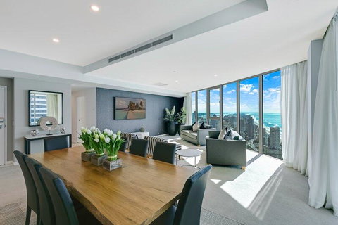 Spectacular Five Star Panoramic Oceanview Sub-Penthouse - Accommodation in Brisbane 1