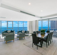 Spectacular Five Star Panoramic Oceanview Sub-Penthouse - Accommodation in Brisbane