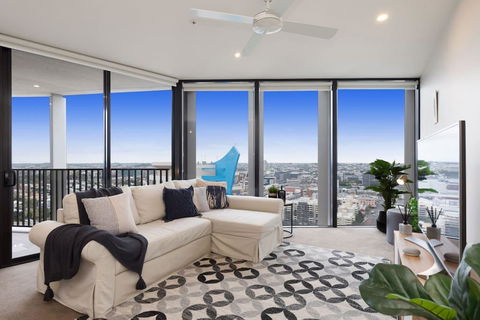 SPIRE - Fast Internet Monthly Stays W Carpark - Accommodation in Brisbane 0