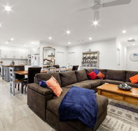 StayCentral - Rosanna Luxurious Mansion - Accommodation in Brisbane