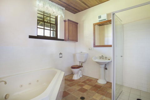 Stone Cottage - Accommodation in Brisbane 1